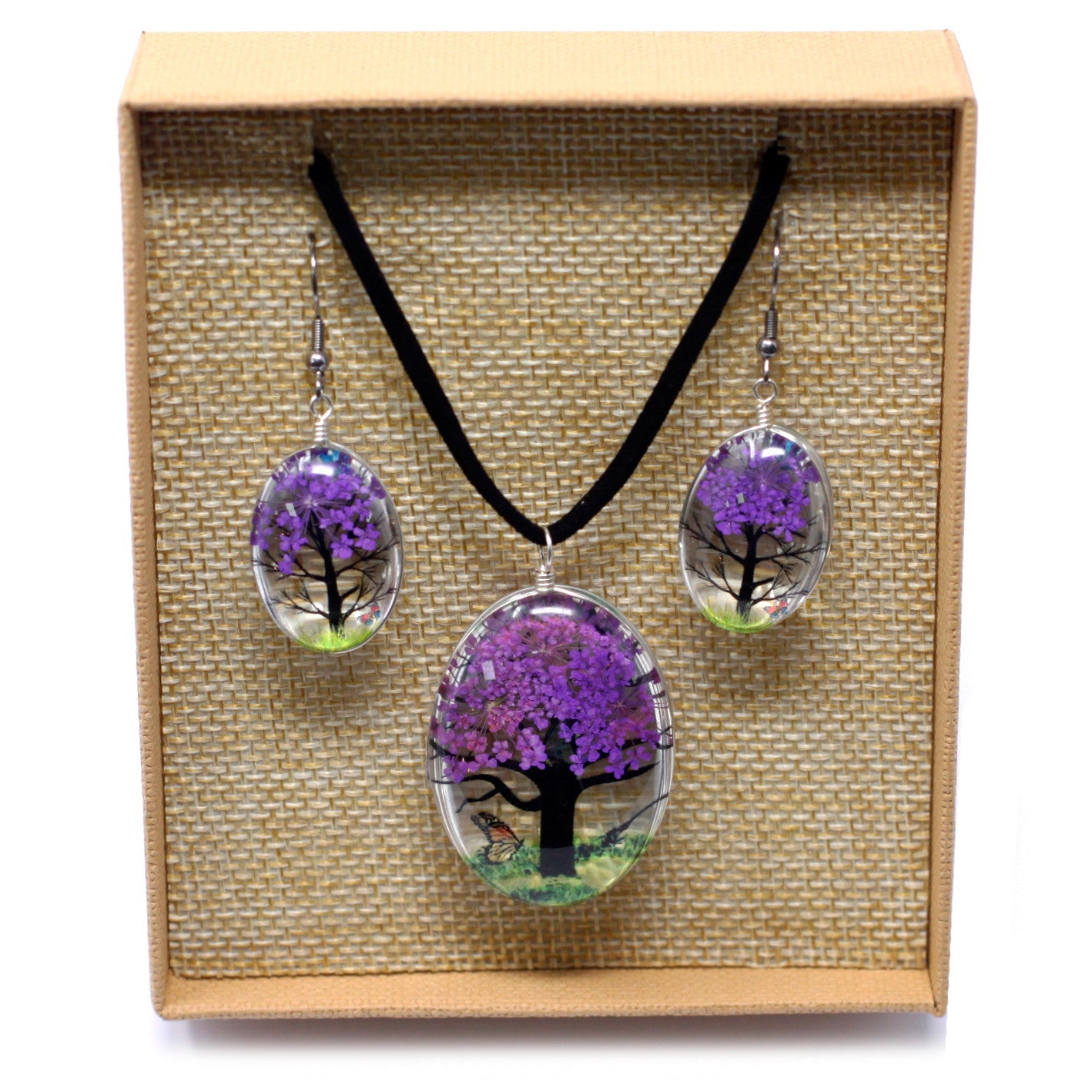 Pressed flower jewellery sets.