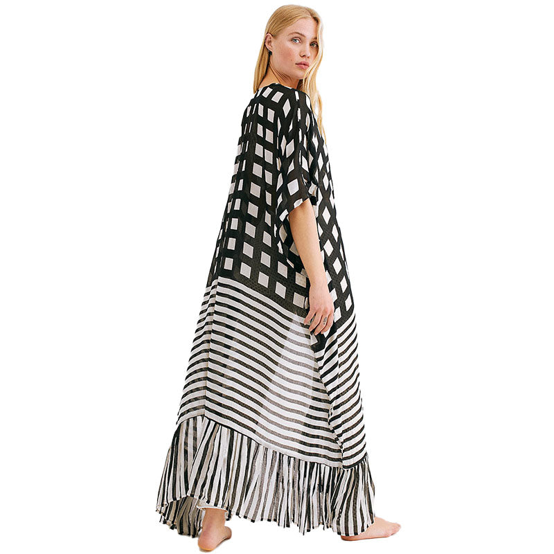 Black and white one size kimono.