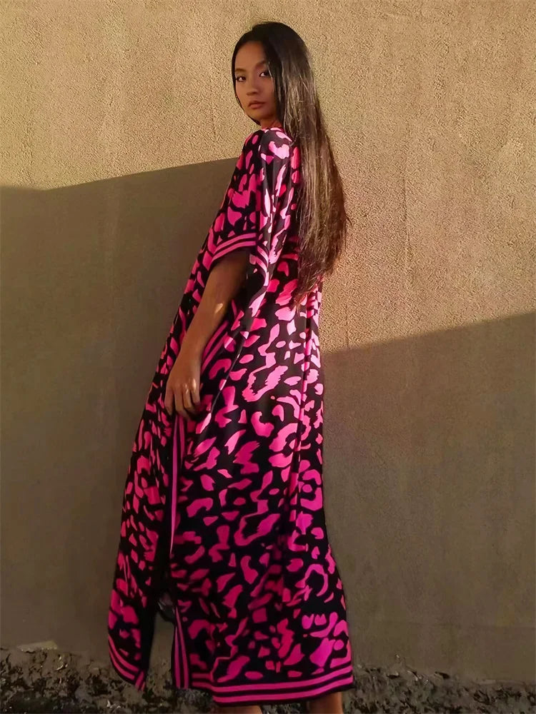 Bohemian Kaftan in pink and black.