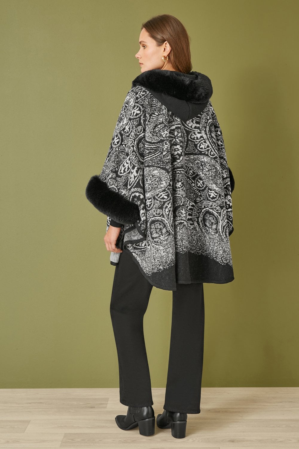Yumi Black Faux Fur Trim Cape With Paisley Print