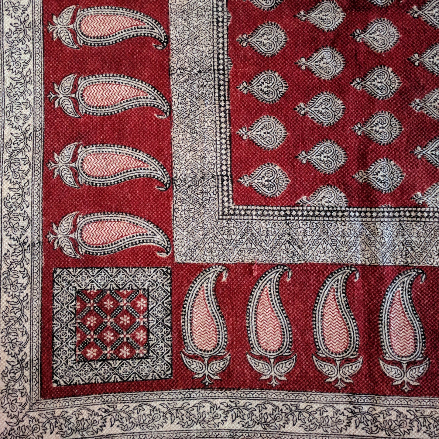 Traditional Paisley Jaal & Border Hand-block Print Rug - Red White