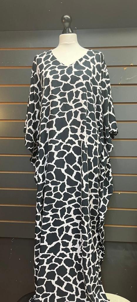 Ikat giraffe print kaftan, black/white - Kaftans direct