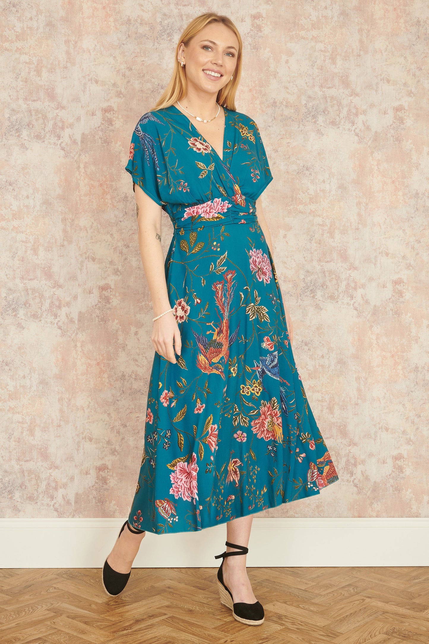 Yumi Teal Bird and Floral Print Ruched Waist Kimono Midi Dress