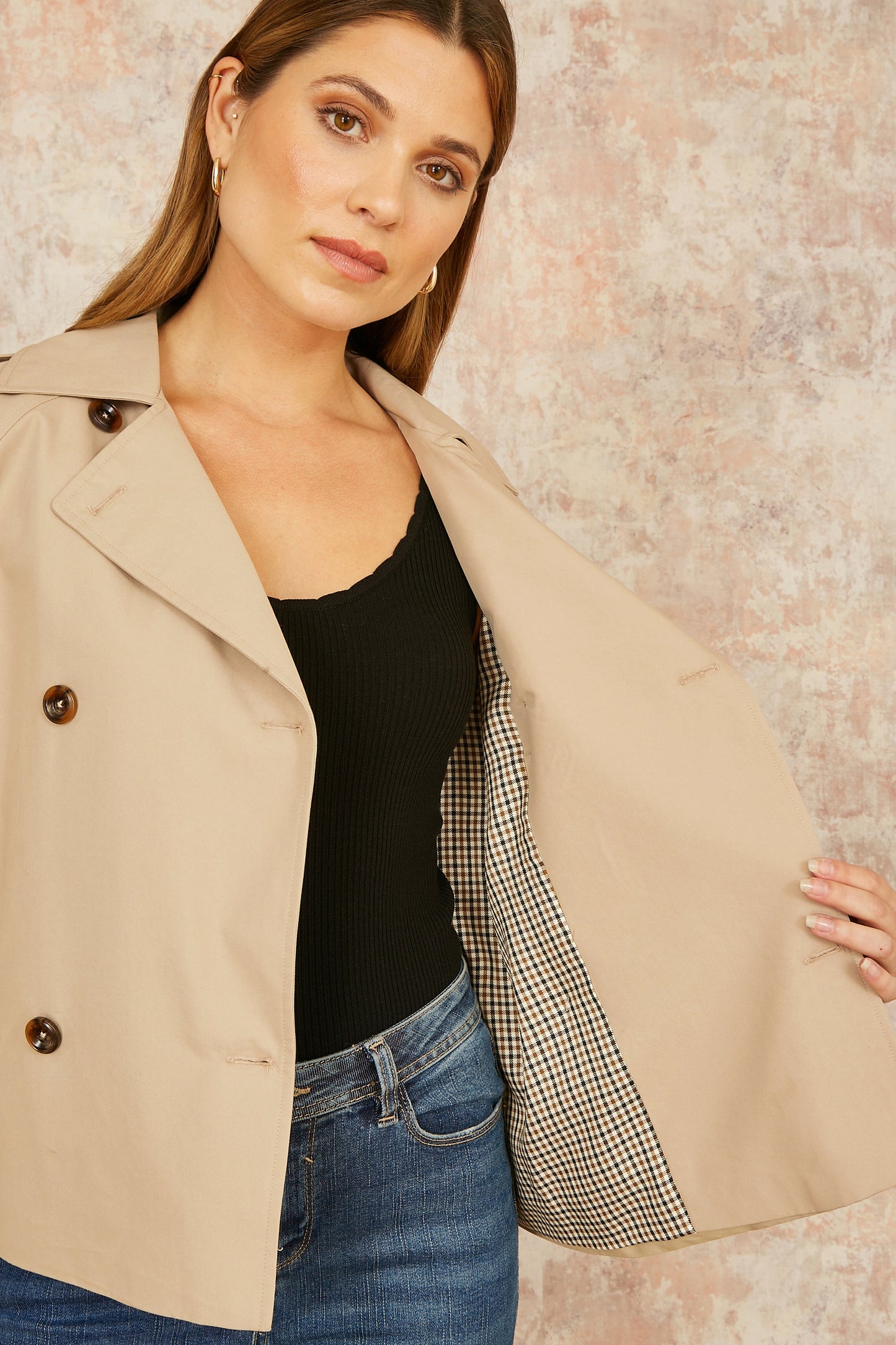 Yumi Beige Cropped Trench Jacket With Pockets and Check Lining