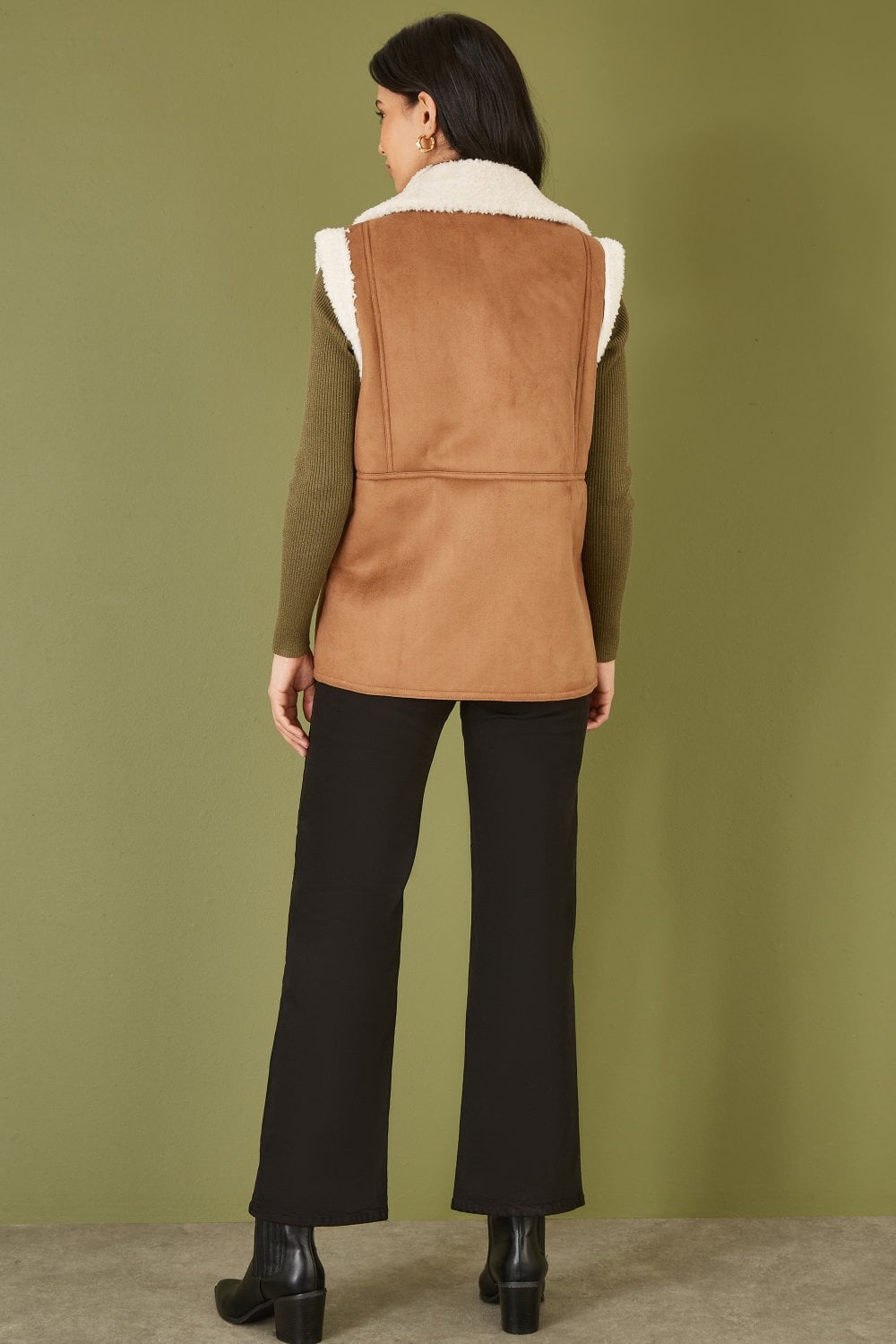 Yumi Brown Sherpa Style Button Up Gilet