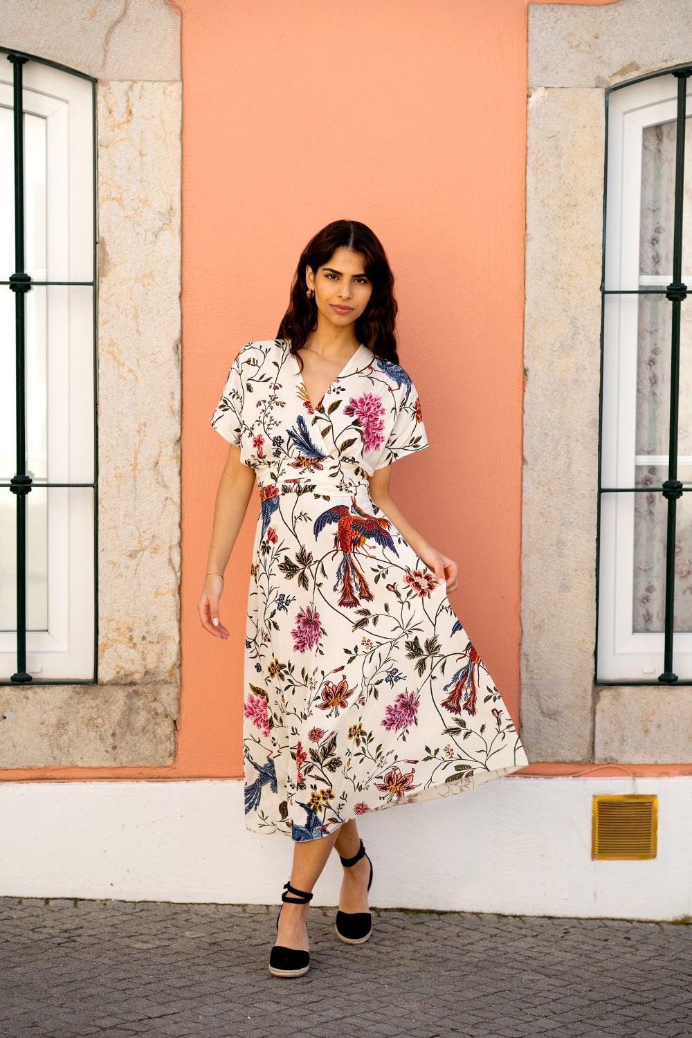 Yumi Ivory Bird and Floral Print Ruched Waist Kimono Midi Dress