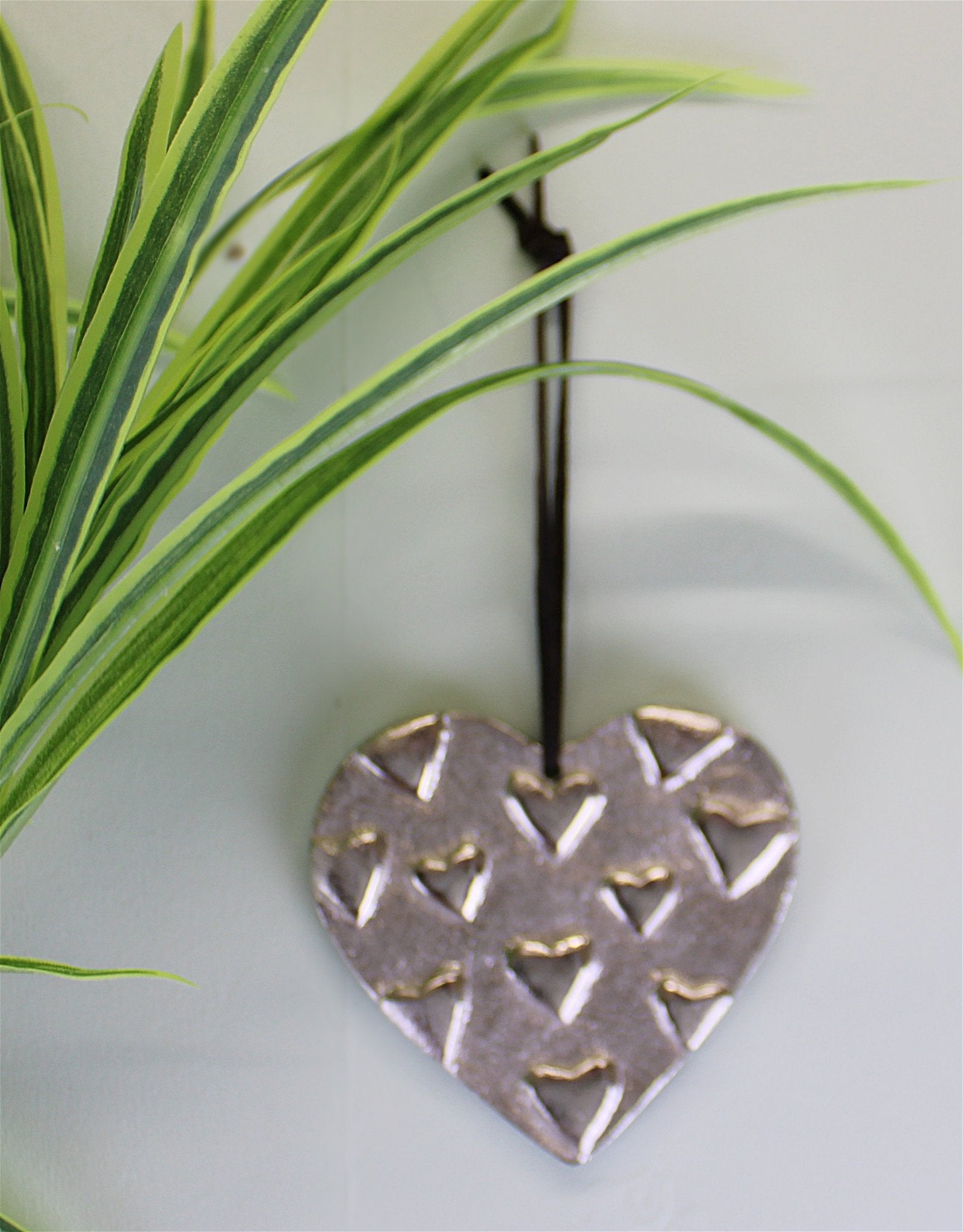Hanging Silver Metal Heart Ornament, 10cm - Kaftan direct